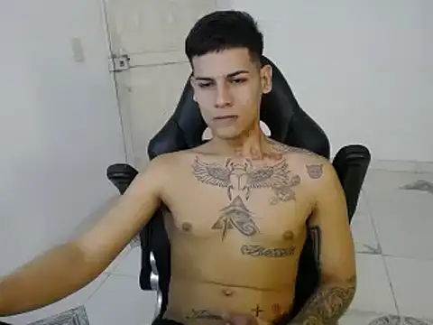 Clyde019 online show from January 2025 04:05:01 PM