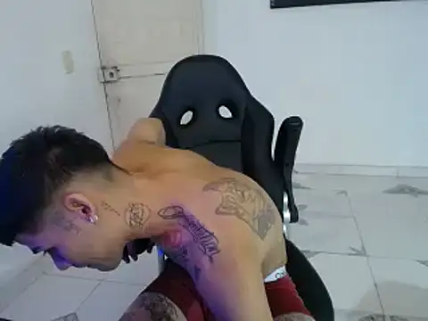 Clyde019 online show from January 2025 04:17:02 PM