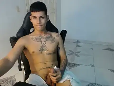 Clyde019 online show from January 2025 09:58:01 PM