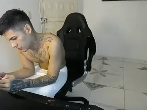 Clyde019 online show from February 2025 05:09:01 AM