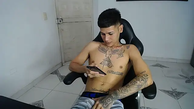 Clyde019 online show from February 2025 03:53:01 PM