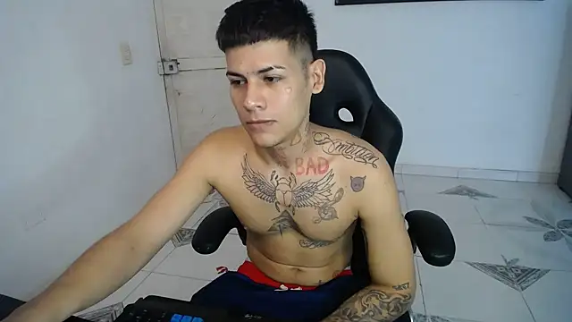 Clyde019 online show from February 2025 04:45:02 PM