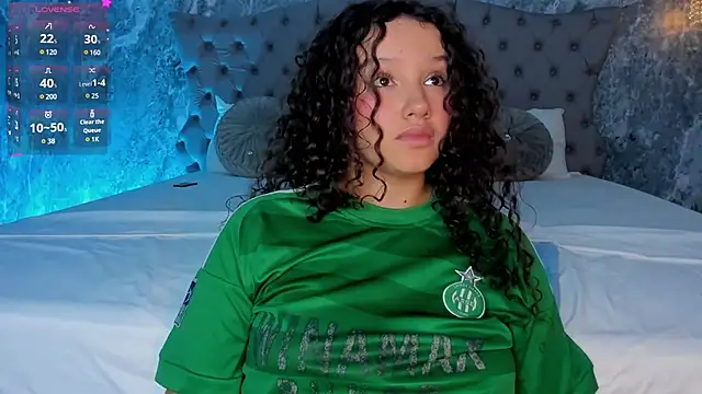 Snapshot of LucyLovelyy chatting on February 2025 06:44:02 AM LucyLovelyy online show from February 2025 06:44:02 AM