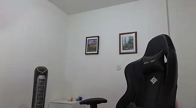 Snapshot of Massimoo_07 chatting on December 2024 03:58:01 PM Massimoo 07 online show from December 2024 03:58:01 PM