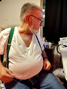 Snapshot of viejo_oso chatting on October 2025 09:41:02 AM viejo oso online show from October 2025 09:41:02 AM