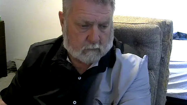 Snapshot of viejo_oso chatting on November 2025 08:41:01 PM viejo oso online show from November 2025 08:41:01 PM