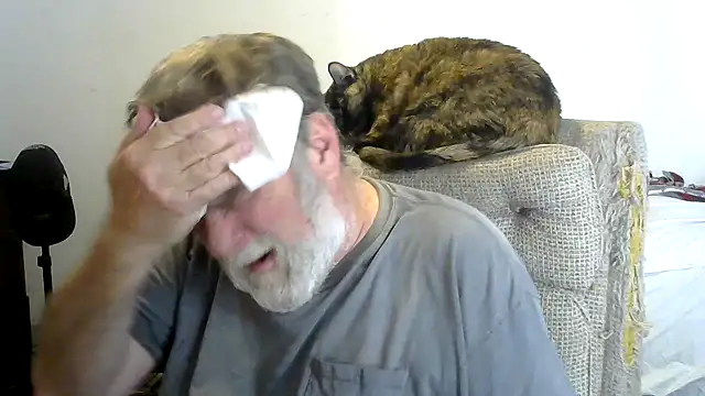 Snapshot of viejo_oso chatting on January 2026 11:14:01 PM viejo oso online show from January 2026 11:14:01 PM