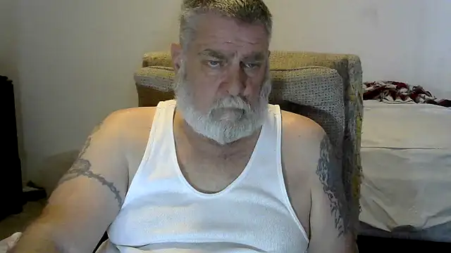 Snapshot of viejo_oso chatting on February 2026 05:47:02 PM viejo oso online show from February 2026 05:47:02 PM