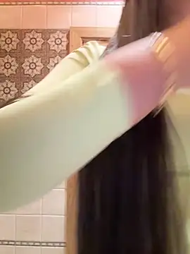 Snapshot of AndreaMood chatting on February 2025 07:15:01 AM AndreaMood online show from February 2025 07:15:01 AM