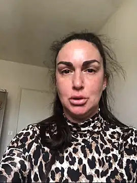 BELLAMORGANE1 online show from May 2026 02:25:01 PM