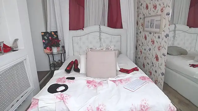 SilviaHart online show from December 2025 09:03:01 AM