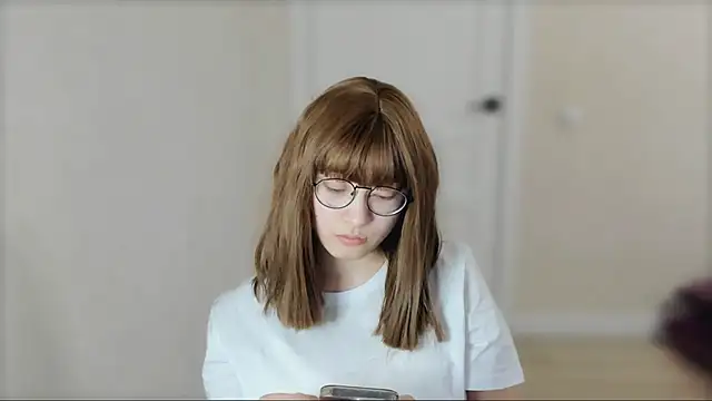 Snapshot of _hannah_baker chatting on February 2025 10:03:02 AM hannah baker online show from February 2025 10:03:02 AM