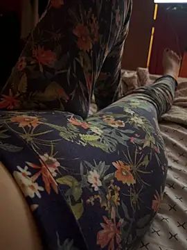 Snapshot of Gaby_kat chatting on March 2025 01:43:01 AM Gaby kat online show from March 2025 01:43:01 AM