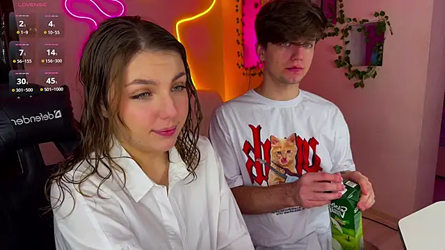 RobertAndLinela online show from March 2025 10:24:02 AM