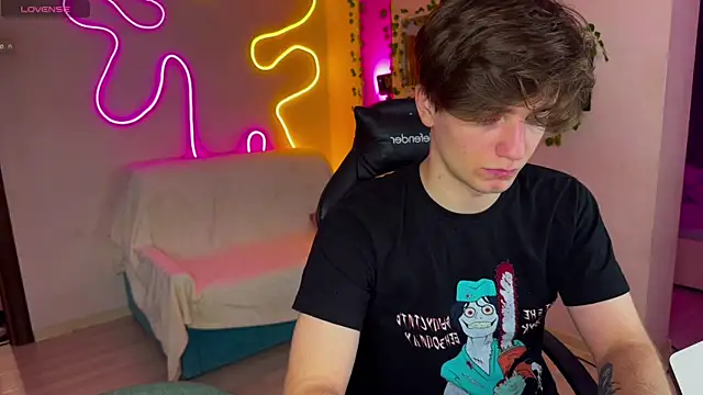 RobertAndLinela online show from March 2025 11:12:02 AM