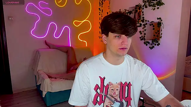 RobertAndLinela online show from September 2025 07:27:01 PM