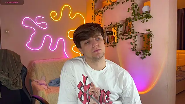 RobertAndLinela online show from October 2025 01:32:01 PM