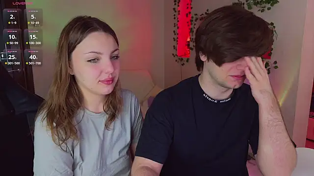 RobertAndLinela online show from April 2026 12:47:02 PM
