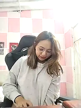 Snapshot of Paulina_mosh chatting on March 2025 01:45:01 AM Paulina mosh online show from March 2025 01:45:01 AM