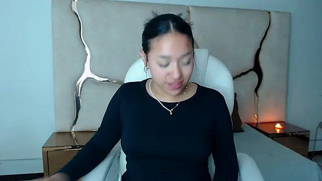 Snapshot of IsabellRodriguez18 chatting on February 2025 07:34:01 AM IsabellRodriguez18 online show from February 2025 07:34:01 AM