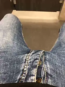 Snapshot of 22TT2295 chatting on January 2025 07:12:02 AM 22TT2295 online show from January 2025 07:12:02 AM