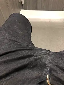 Snapshot of 22TT2295 chatting on January 2025 08:43:02 AM 22TT2295 online show from January 2025 08:43:02 AM