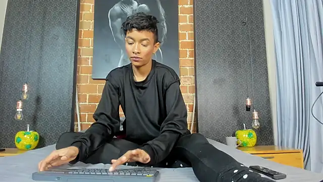 Snapshot of AntonAndSofii chatting on January 2025 05:26:02 AM AntonAndSofii online show from January 2025 05:26:02 AM