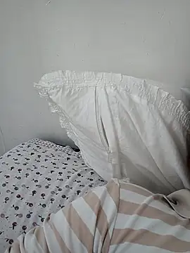 Snapshot of playboyz77 chatting on October 2025 09:19:02 AM playboyz77 online show from October 2025 09:19:02 AM