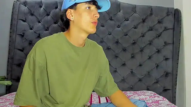 Snapshot of two_milkyway chatting on February 2025 02:26:01 PM two milkyway online show from February 2025 02:26:01 PM