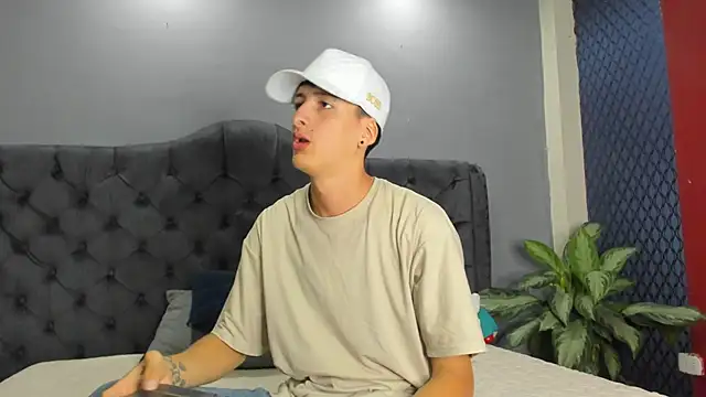 Snapshot of two_milkyway chatting on March 2025 12:08:01 AM two milkyway online show from March 2025 12:08:01 AM