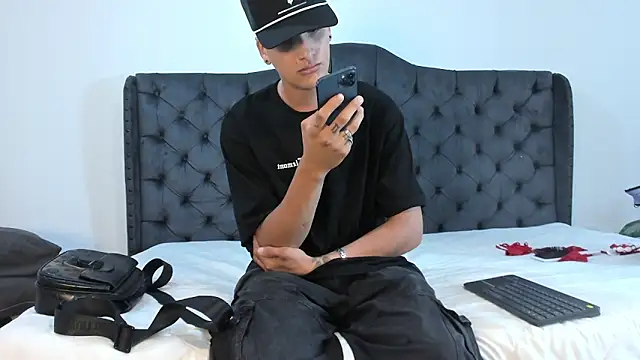 Snapshot of two_milkyway chatting on September 2025 12:19:01 PM two milkyway online show from September 2025 12:19:01 PM