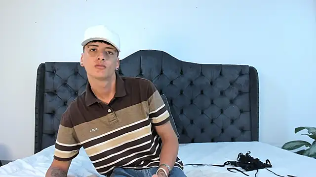 Snapshot of two_milkyway chatting on September 2025 11:58:01 AM two milkyway online show from September 2025 11:58:01 AM