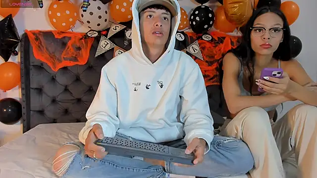 Snapshot of two_milkyway chatting on October 2025 12:50:01 PM two milkyway online show from October 2025 12:50:01 PM