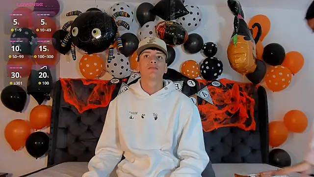 Snapshot of two_milkyway chatting on October 2025 12:49:02 PM two milkyway online show from October 2025 12:49:02 PM