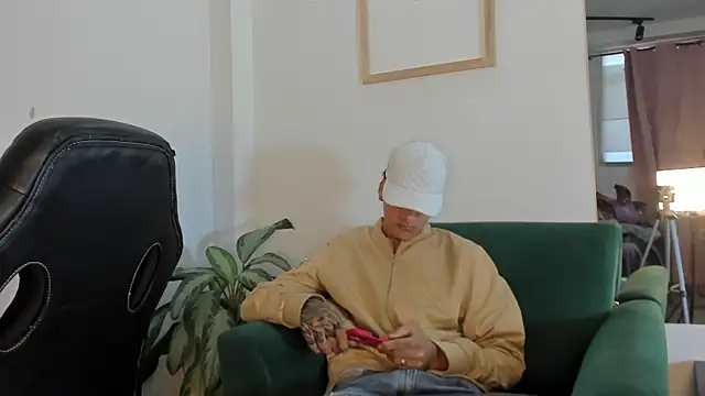 Snapshot of two_milkyway chatting on November 2025 12:59:03 PM two milkyway online show from November 2025 12:59:03 PM