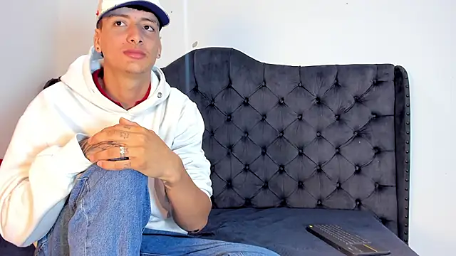 Snapshot of two_milkyway chatting on December 2025 01:28:02 PM two milkyway online show from December 2025 01:28:02 PM