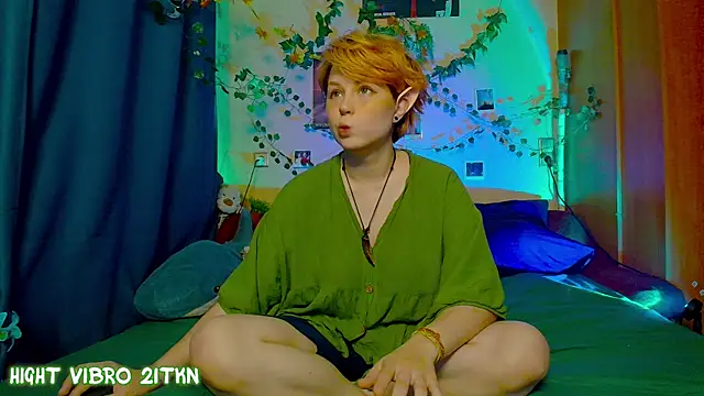 TrickyKitsune online show from September 2025 12:53:01 PM