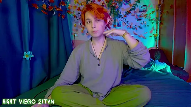 TrickyKitsune online show from November 2025 01:46:02 PM