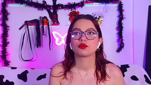 EmiF26 online show from October 2025 03:40:01 AM