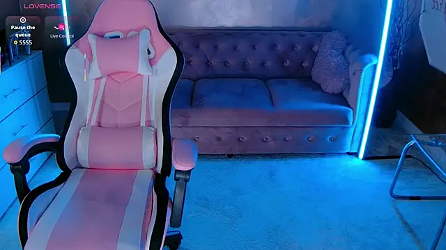 evanew  online show from November 2025 05:25:01 PM