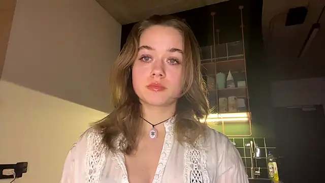 RoxyStar17 online show from January 2025 08:07:02 PM