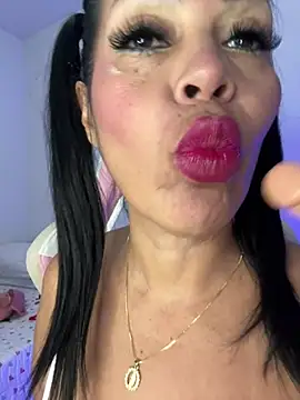 Snapshot of KarolRubi1 chatting on February 2025 11:53:01 PM KarolRubi1 online show from February 2025 11:53:01 PM