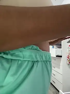 Snapshot of KarolRubi1 chatting on March 2025 12:32:01 AM KarolRubi1 online show from March 2025 12:32:01 AM