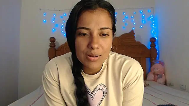 Coral0403 online show from February 2025 07:38:02 PM