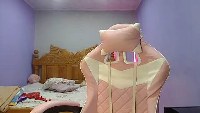 Coral0403 online show from October 2025 09:12:02 PM