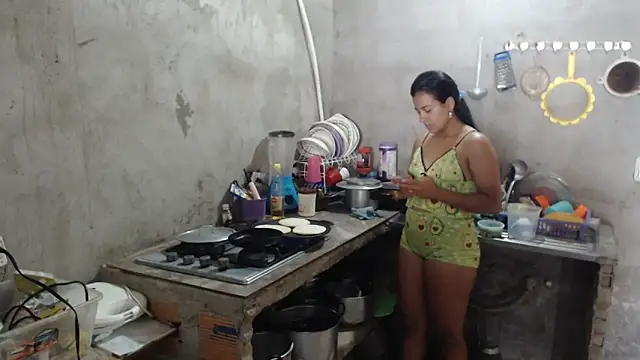 Coral0403 online show from November 2025 01:58:02 PM