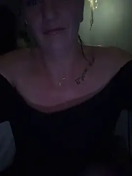 Snapshot of AlessasRoom chatting on May 2026 06:21:03 AM AlessasRoom online show from May 2026 06:21:03 AM