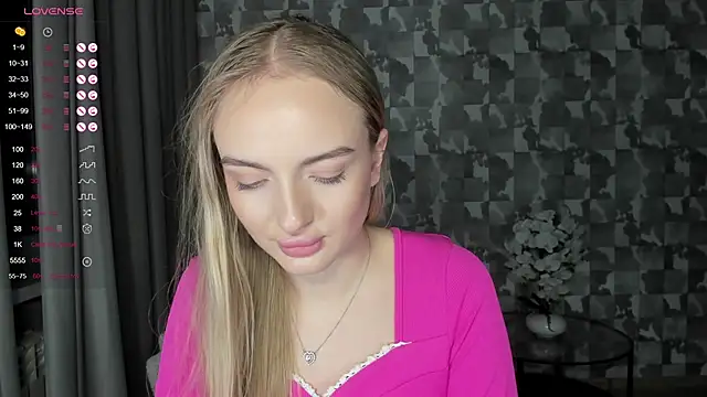 A delina online show from November 2025 01:55:01 PM