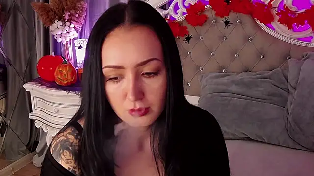 Snapshot of KimKhallifa chatting on November 2025 05:28:02 AM KimKhallifa online show from November 2025 05:28:02 AM