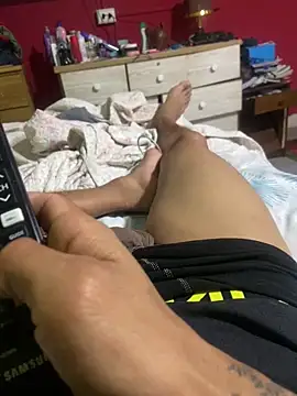 Snapshot of Aeroperreo chatting on December 2025 11:12:02 PM Aeroperreo online show from December 2025 11:12:02 PM